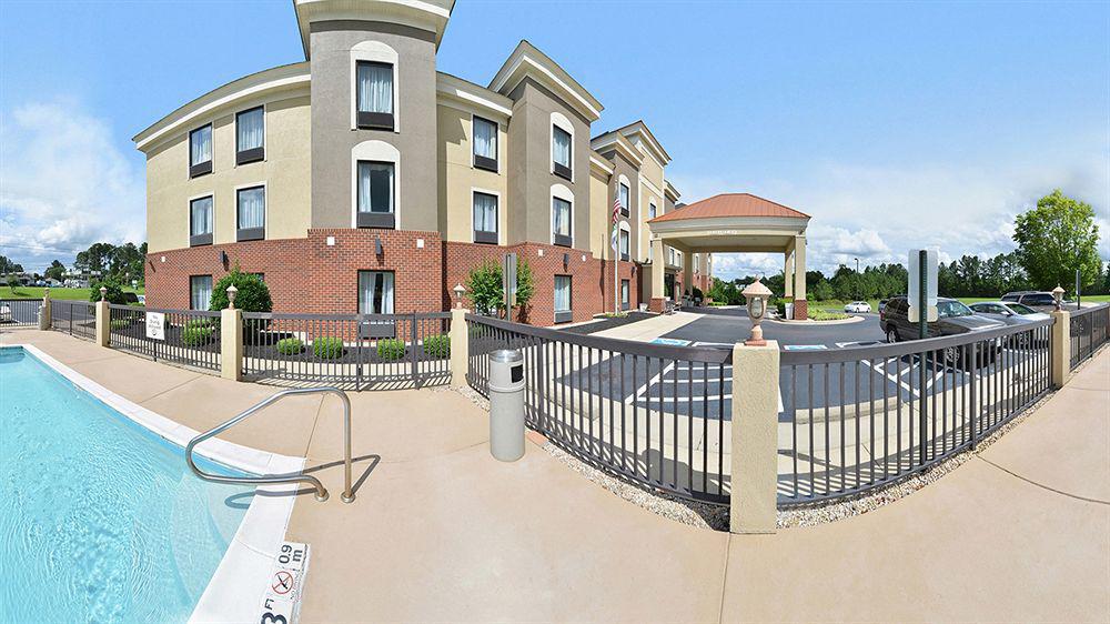 Holiday Inn Express Hotel & Suites Petersburg/Dinwiddie By Ihg Exterior photo
