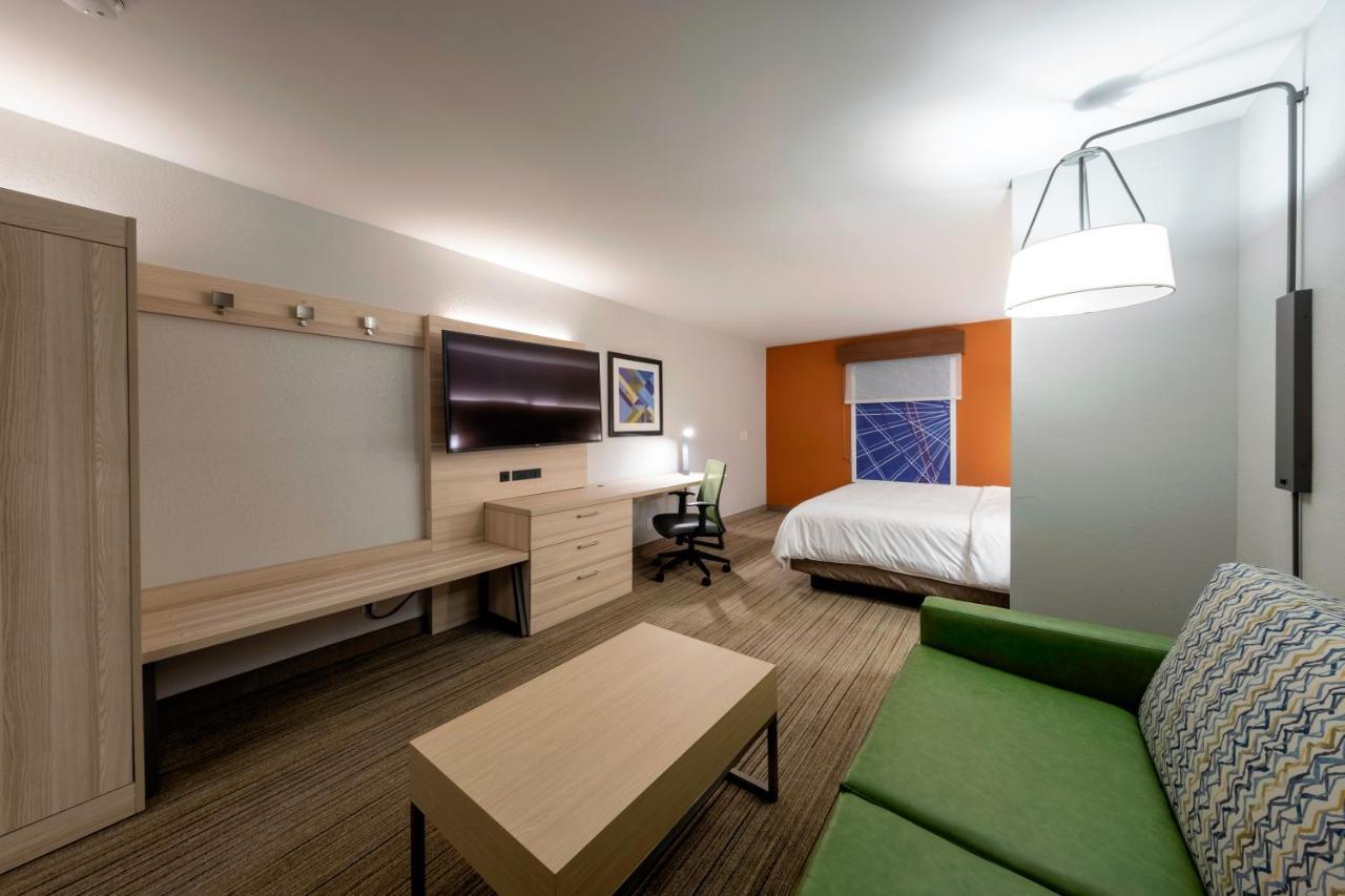 Holiday Inn Express Hotel & Suites Petersburg/Dinwiddie By Ihg Exterior photo