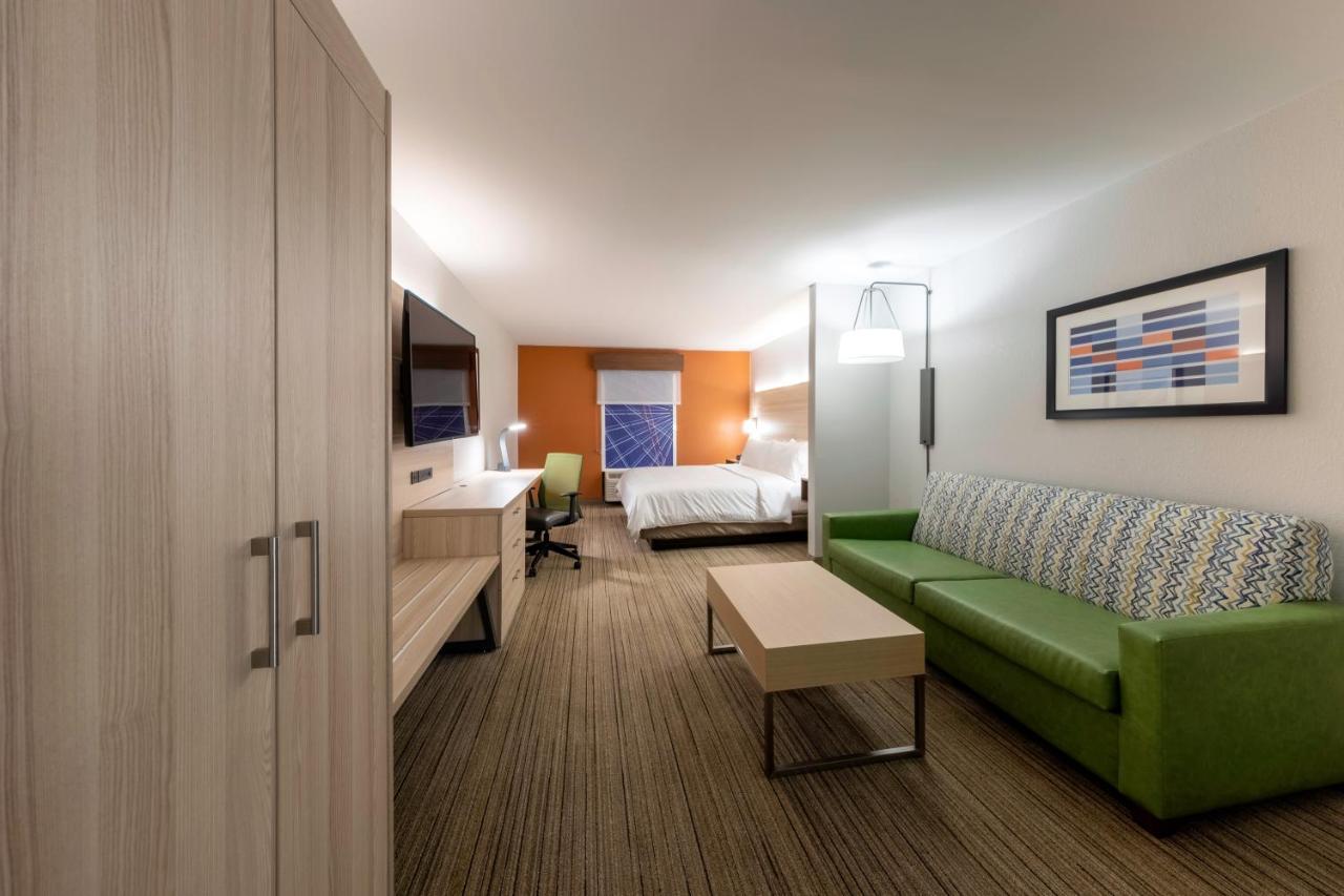Holiday Inn Express Hotel & Suites Petersburg/Dinwiddie By Ihg Exterior photo