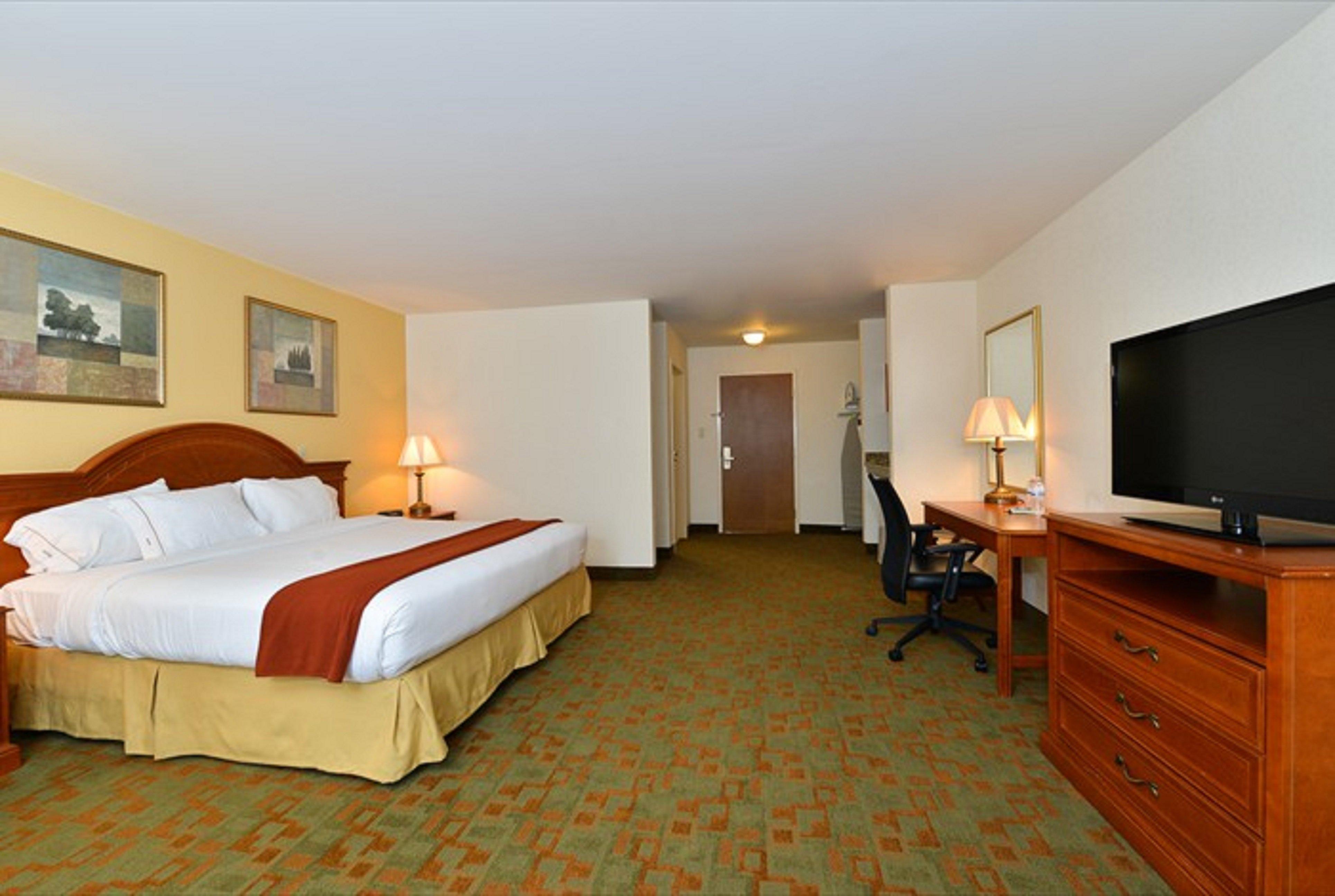 Holiday Inn Express Hotel & Suites Petersburg/Dinwiddie By Ihg Exterior photo