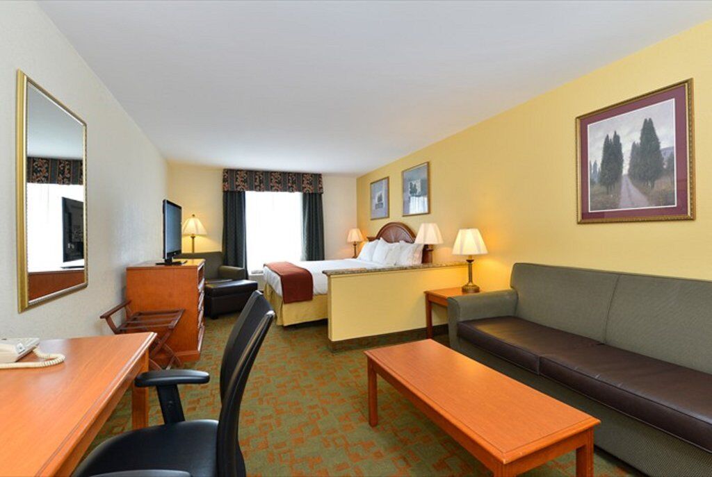 Holiday Inn Express Hotel & Suites Petersburg/Dinwiddie By Ihg Exterior photo